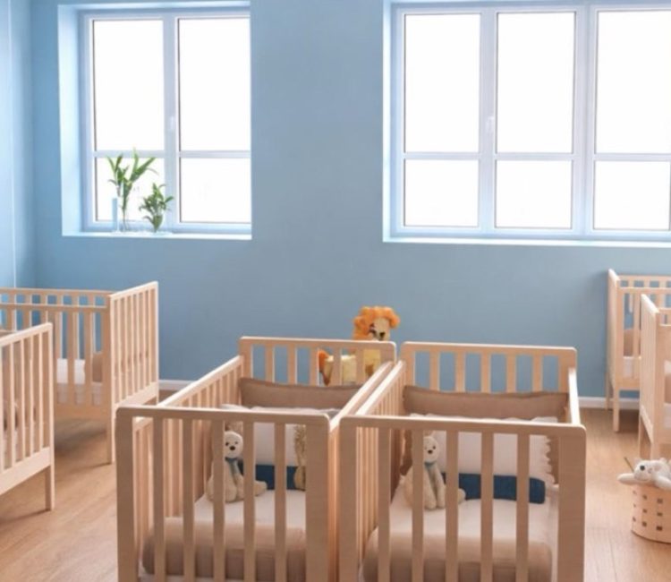 Mobilier de petite enfance pour espace éducatif